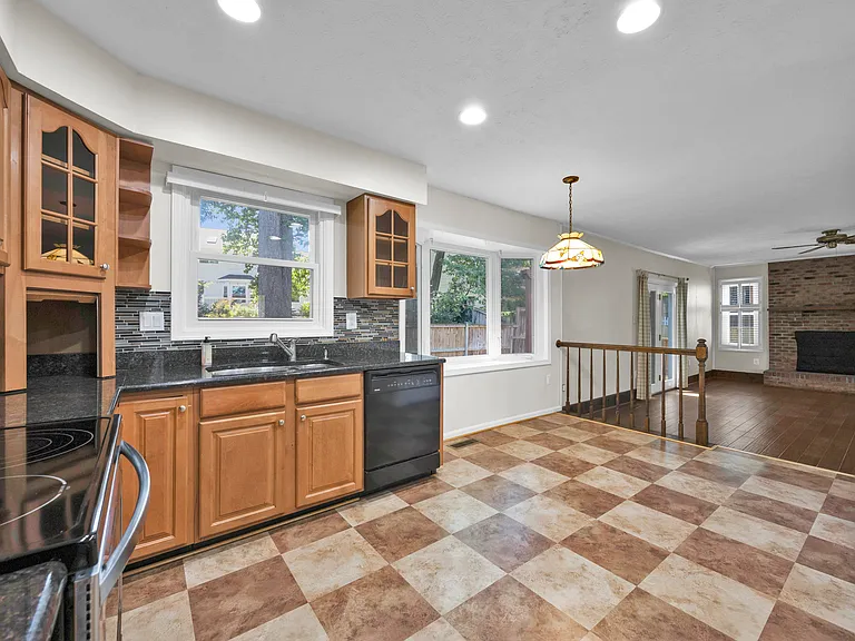 203 Markwood Dr — Photo 15