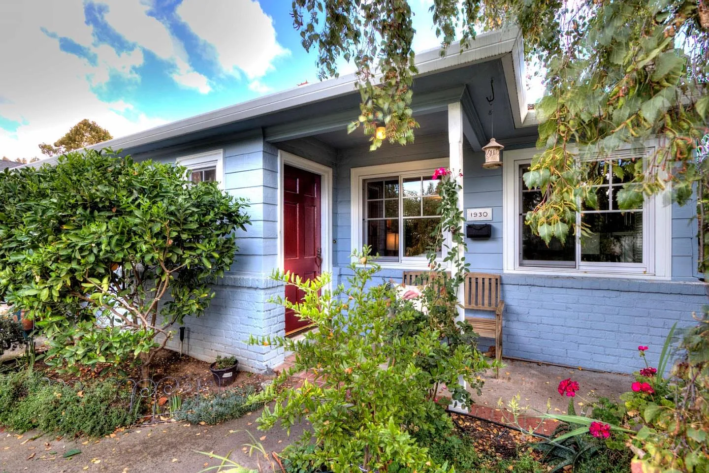 1930 Jonathan Ave photo 1