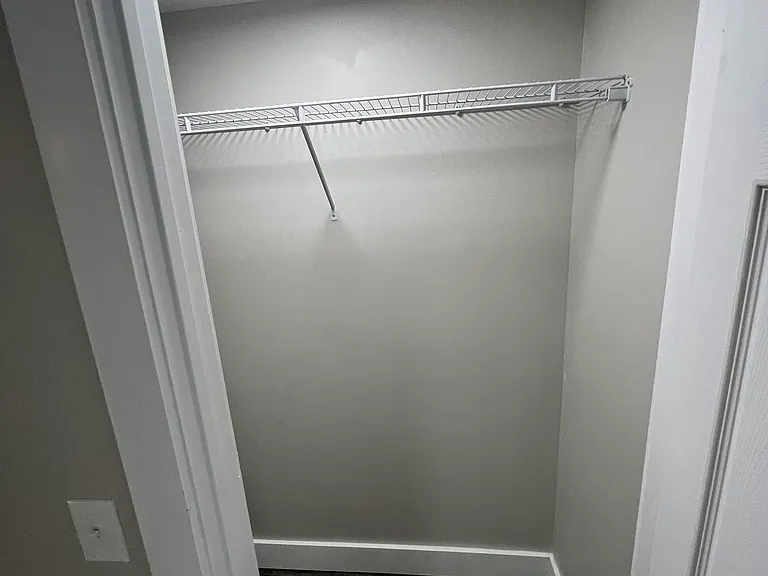 212 W Mill St — Photo 11