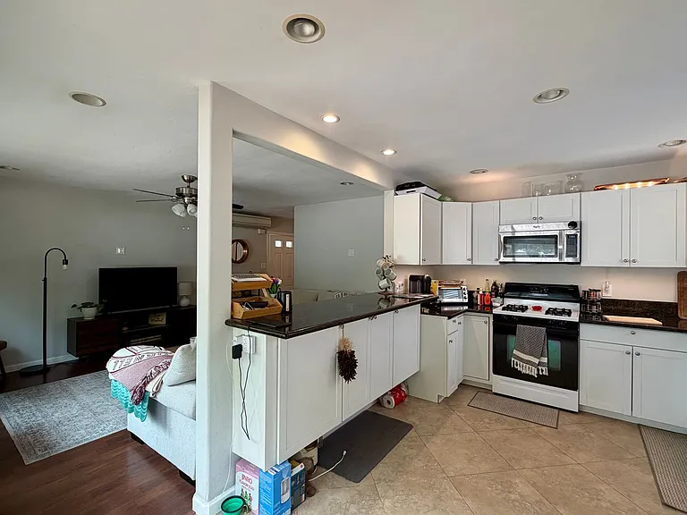 3359 Roosevelt St — Photo 10