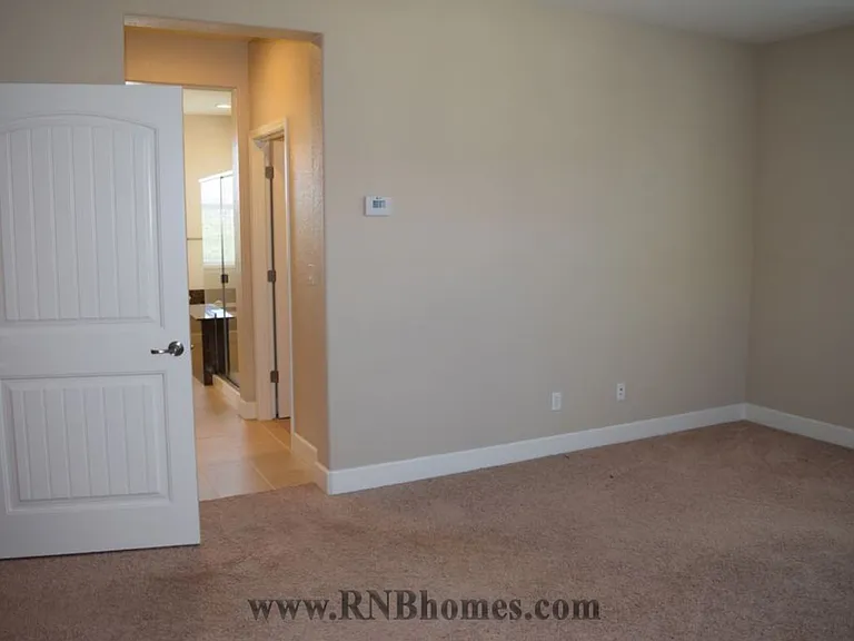 900 Lyon Pl — Photo 22