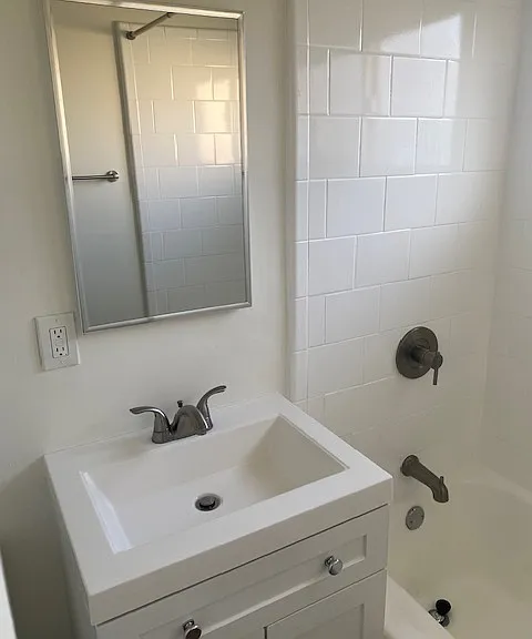 1009 W Huntington Dr #13 — Photo 27