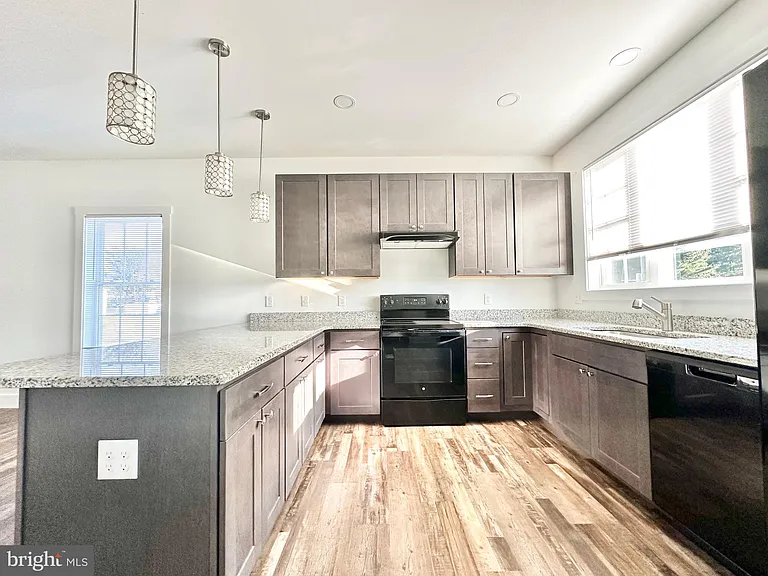 350 N Main St — Photo 5