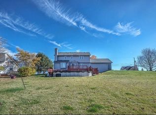 W156N11985 Pilgrim Rd, Germantown, WI 53022