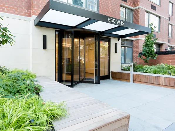 250 West 19th Street PHC image 8 of 9
