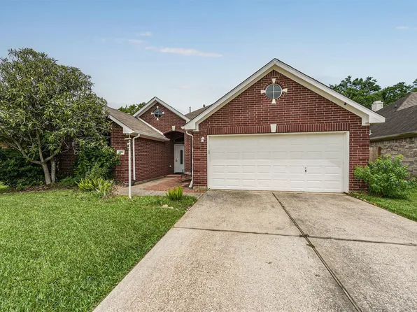 320 Spencer Lndg E, La Porte, TX 77571