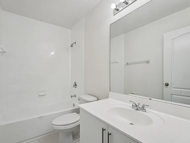 Seascape Pointe Townhomes — Photo 15