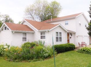 561 2nd St, Grayslake, IL 60030