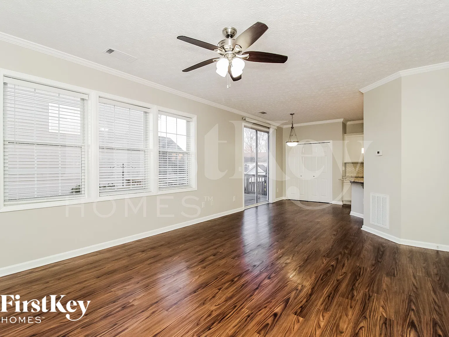 4 bed, 2.5 bath, 1732 sqft, $2,195 — Photo 4