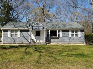 450 Oak St, Mattituck, NY 11952