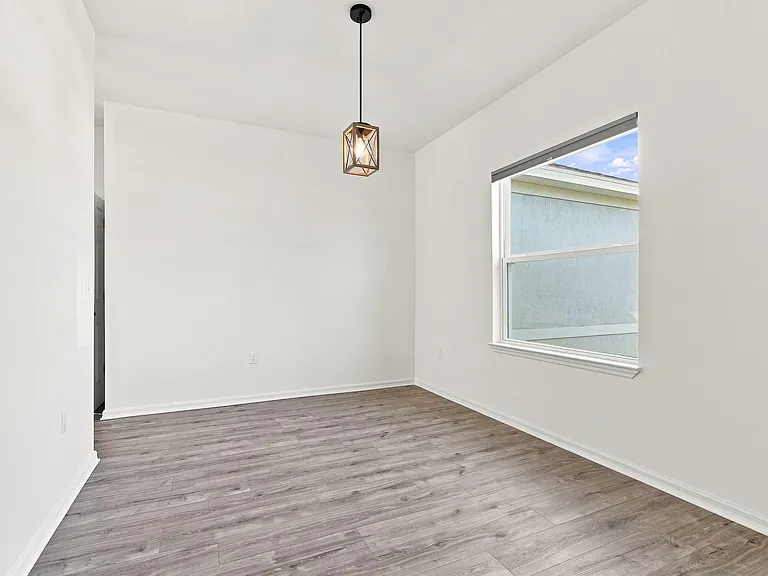 1261 SW Curry St — Photo 14