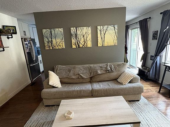 3rd image of 79 Akinsdale Gdns
