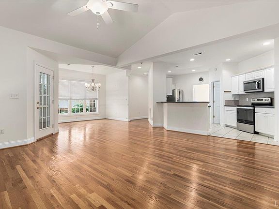 4th image of 1232 Doulton Cir
