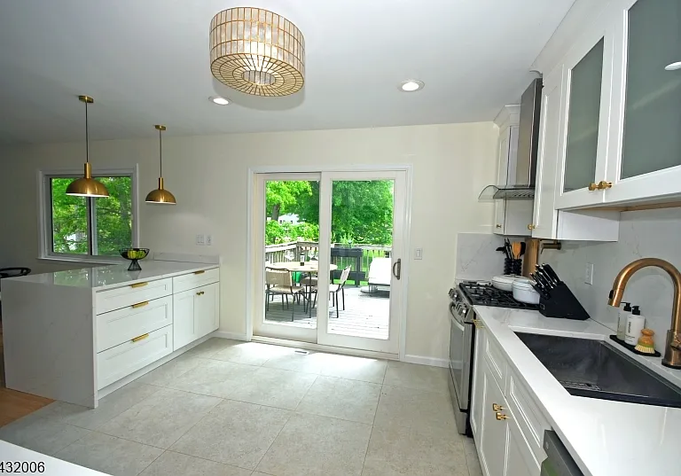 830 E Meadow Dr — Photo 8