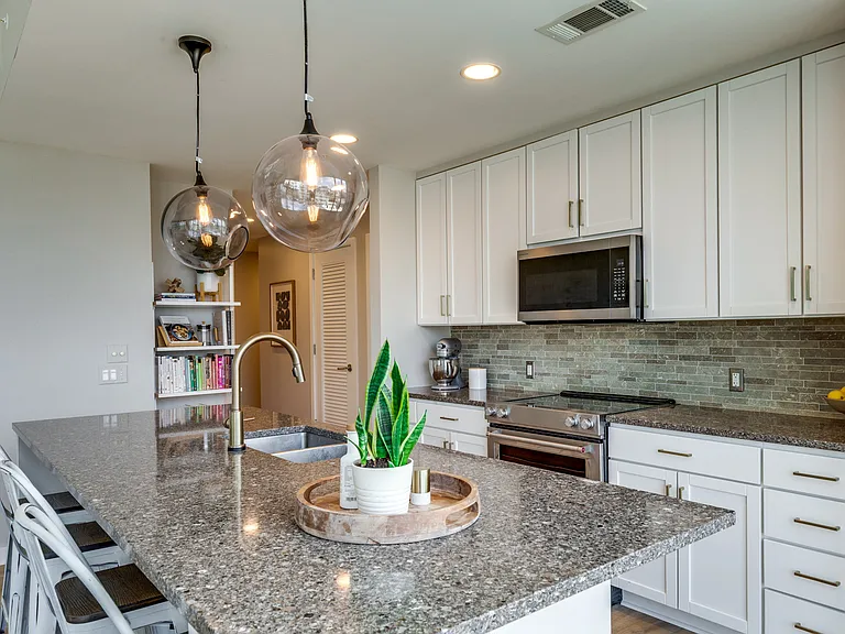 1212 Laurel St #815 — Photo 12