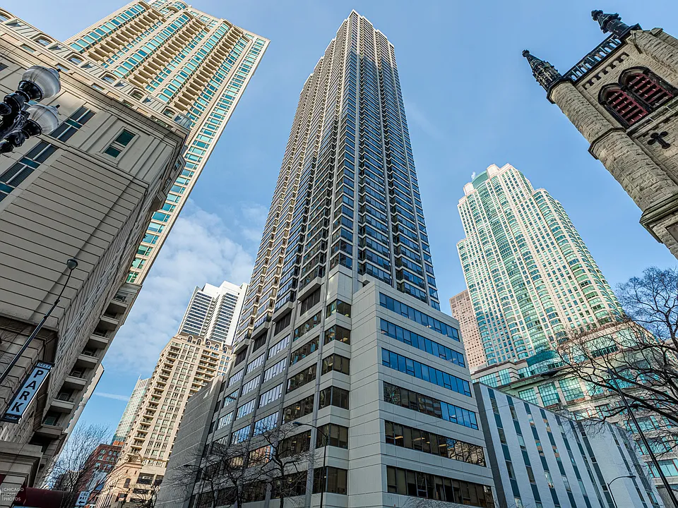 30 E Huron St #3003