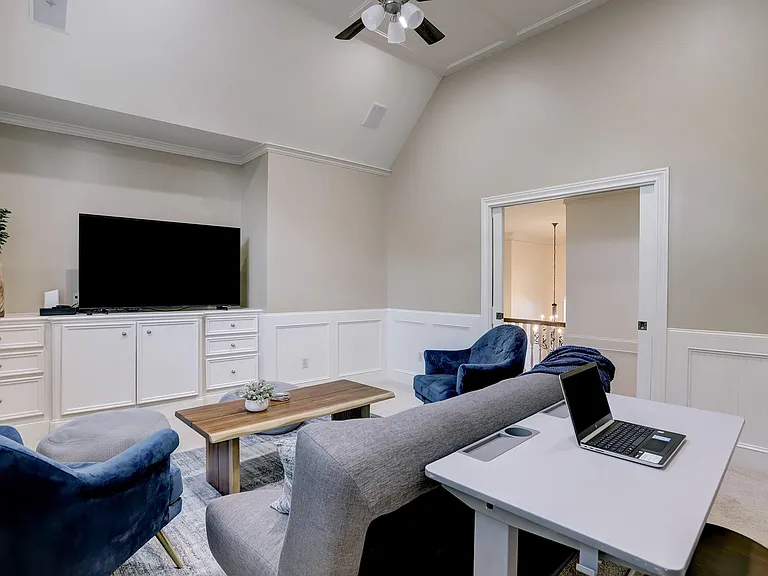 127 E Bracebridge Cir — Photo 36