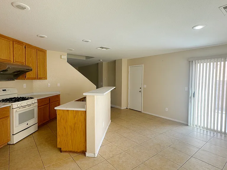 8305 Golden Amber St — Photo 7