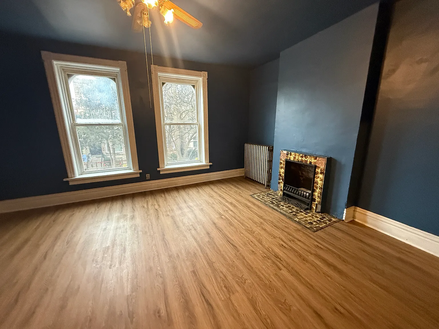 4 bed, 2000 sqft, $2,100 — Photo 2