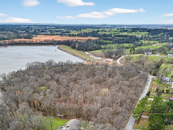 2nd image of E Lake Rd