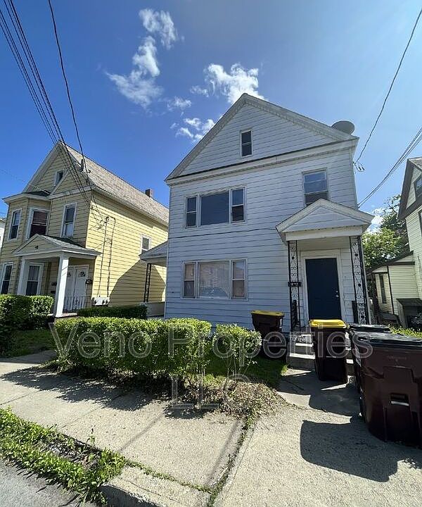 1st image of 25 William St #B