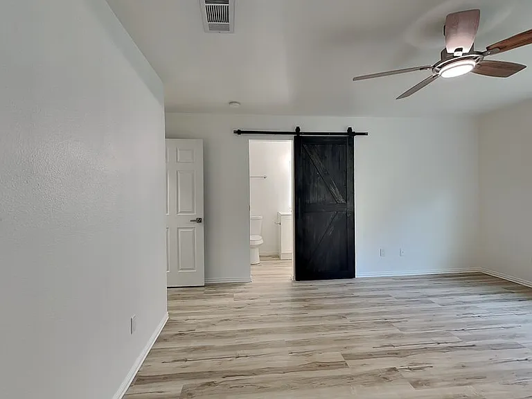 807 Fenet St #B — Photo 8