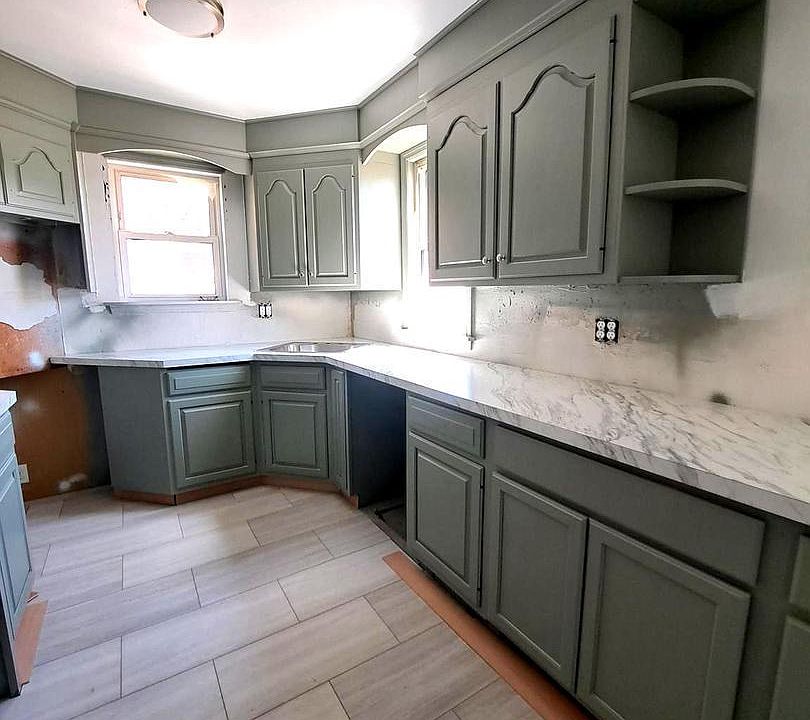 1st image of 1802 Maple St
