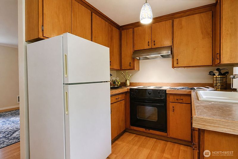 5th image of 8221 SW Paine #8221