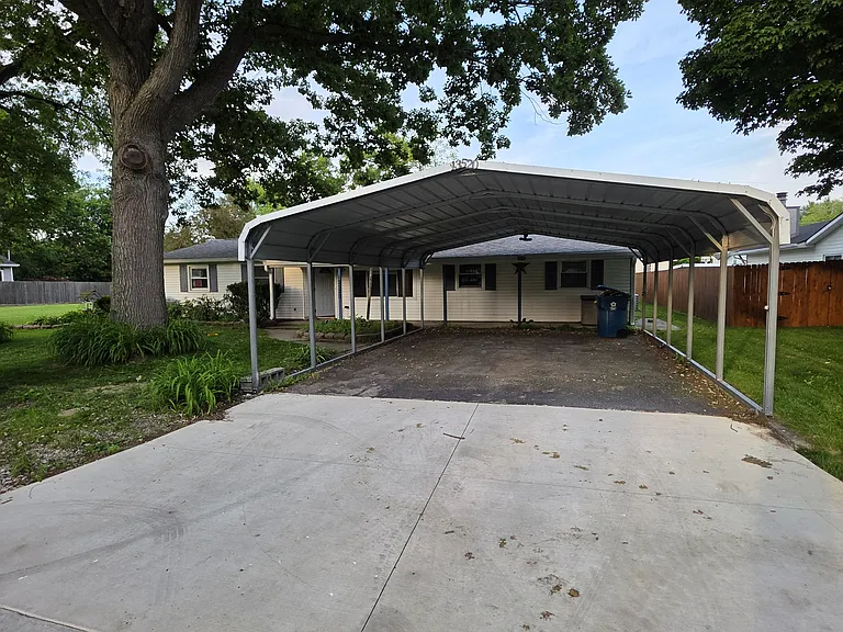 13520 Illinois St — Photo 3