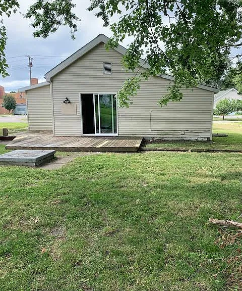 228 W Graysville St — Photo 14
