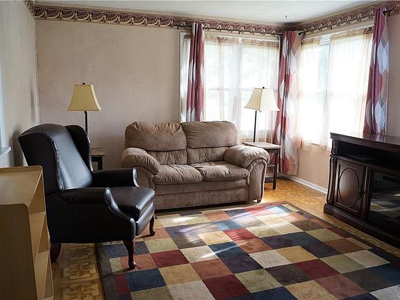 4th image of 163 Highland Ave