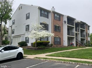 18 Rickard Ct, Lawrence Township, NJ 08648
