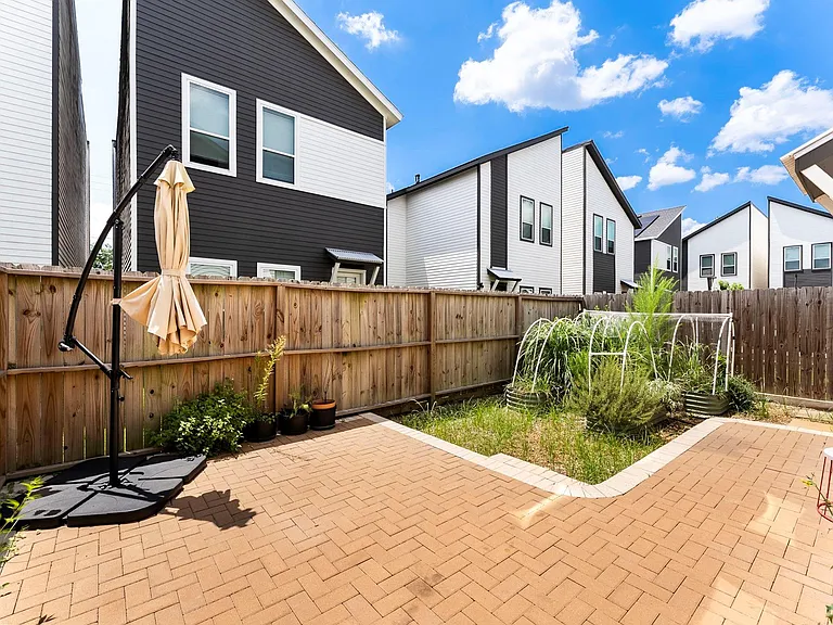 5825 Francis Oak Pl — Photo 33
