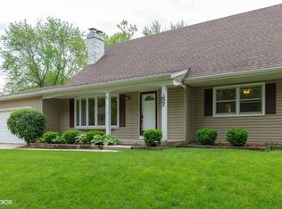 57 Devonshire Cir, Elgin, IL 60123