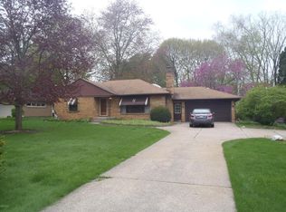 635 Oakleigh Rd NW, Grand Rapids, MI 49504