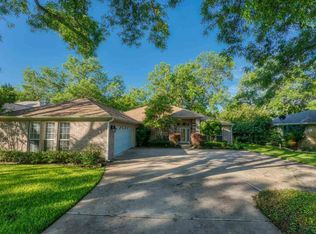 349 San Saba St, Meadowlakes, TX 78654
