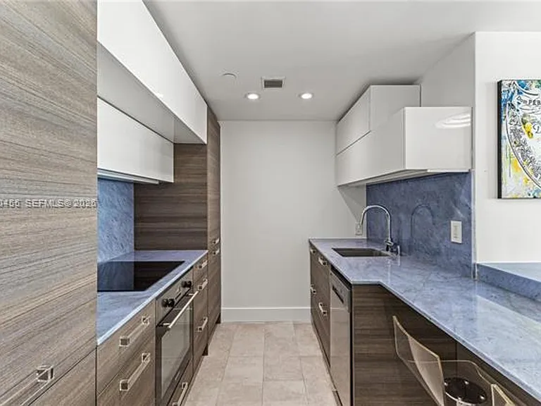1000 West Ave #1518 — Photo 16