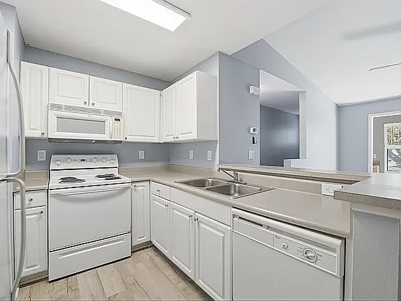 2nd image of 29205 Harbour Vista Cir #29205