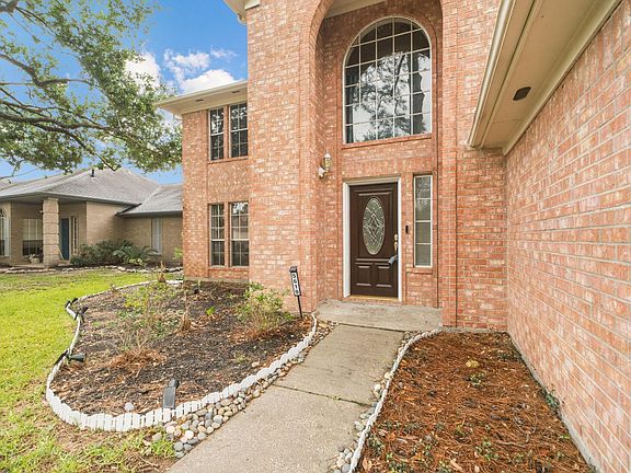 3rd image of 5619 Roserock Ln