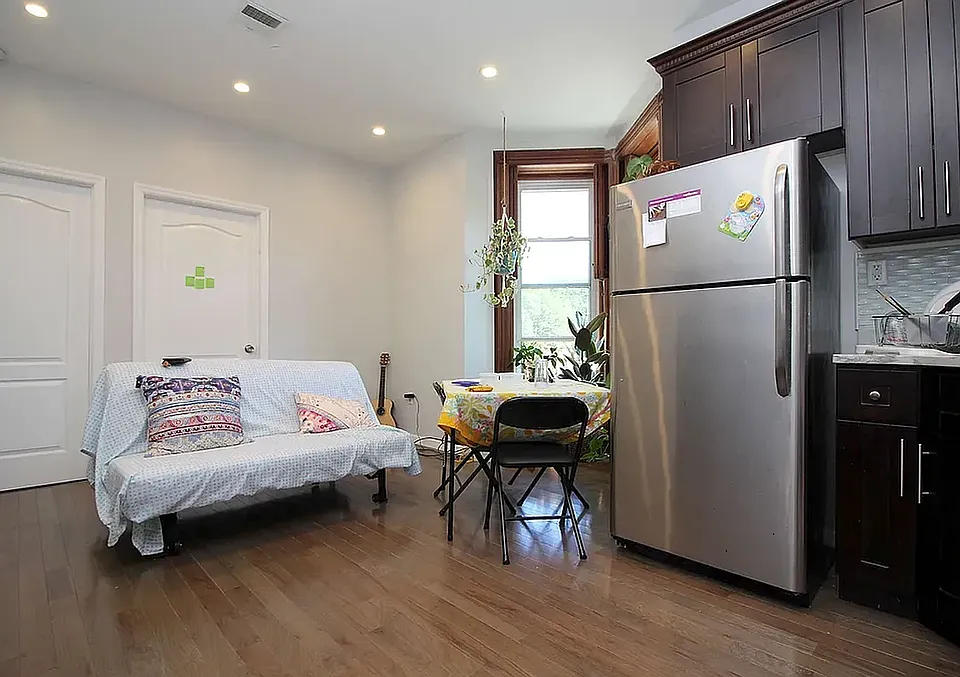 262 Stuyvesant Ave #3