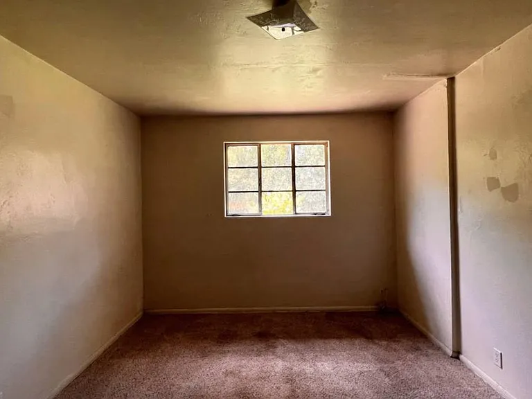 1322 S Cedar St — Photo 6
