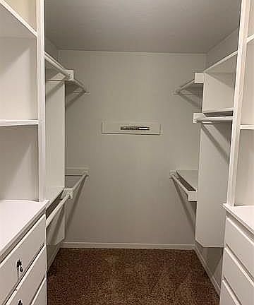 3rd image of 3101 Woodford Dr