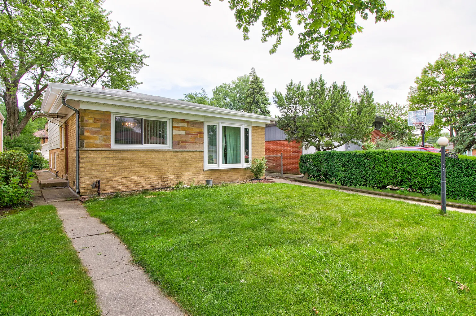 7807 Lotus Ave photo 1