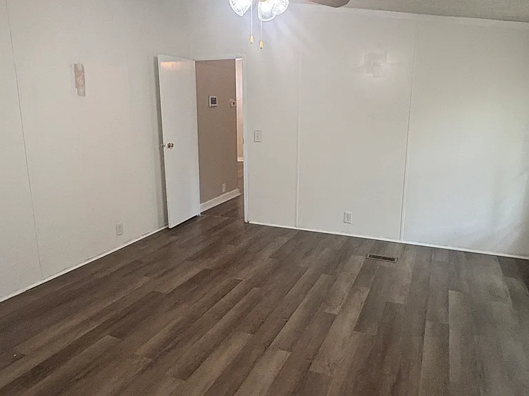 212 Mills Dr — Photo 12
