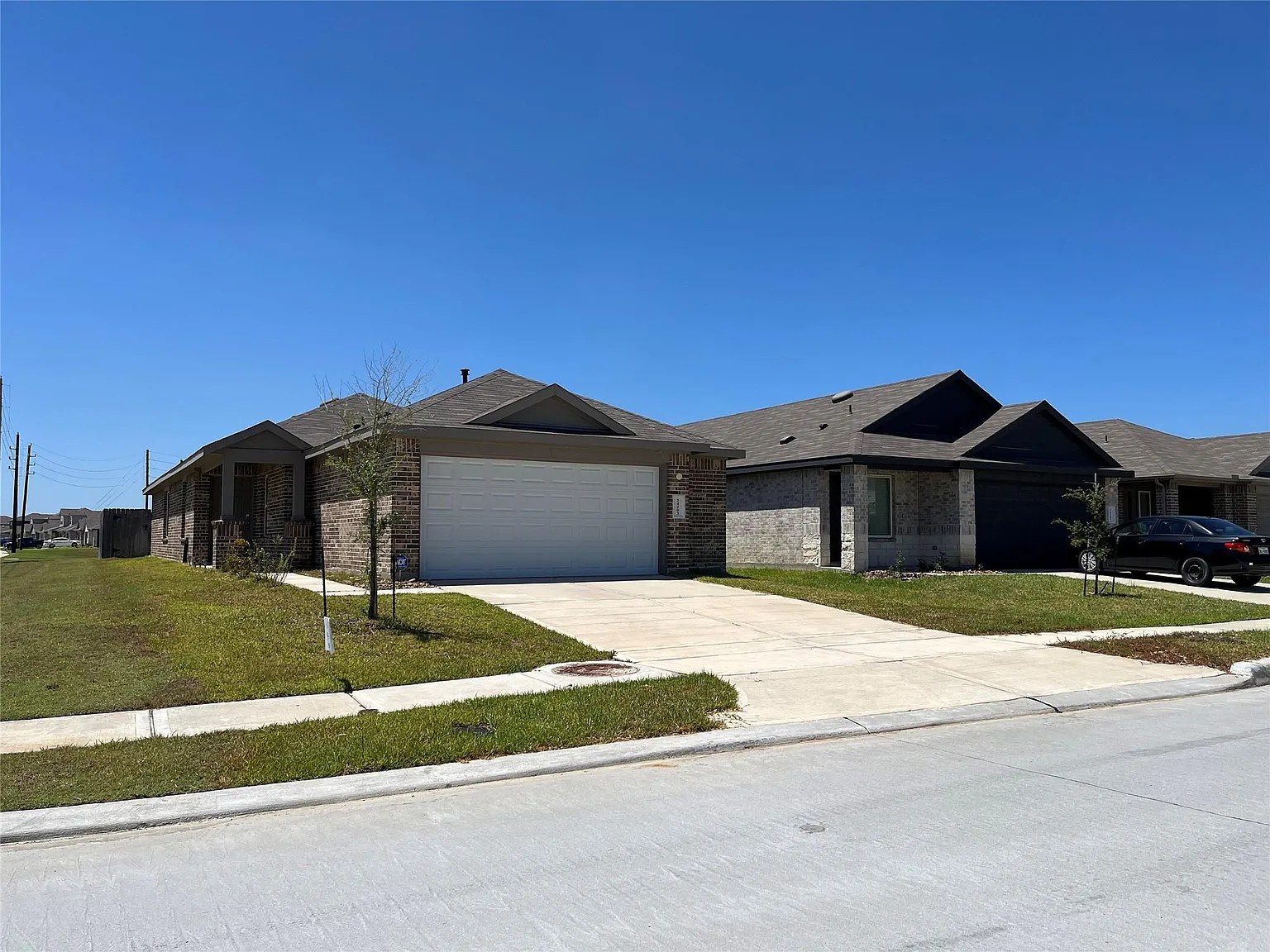 4 bed, 2.0 bath, 1762 sqft, $2,025 — Photo 2