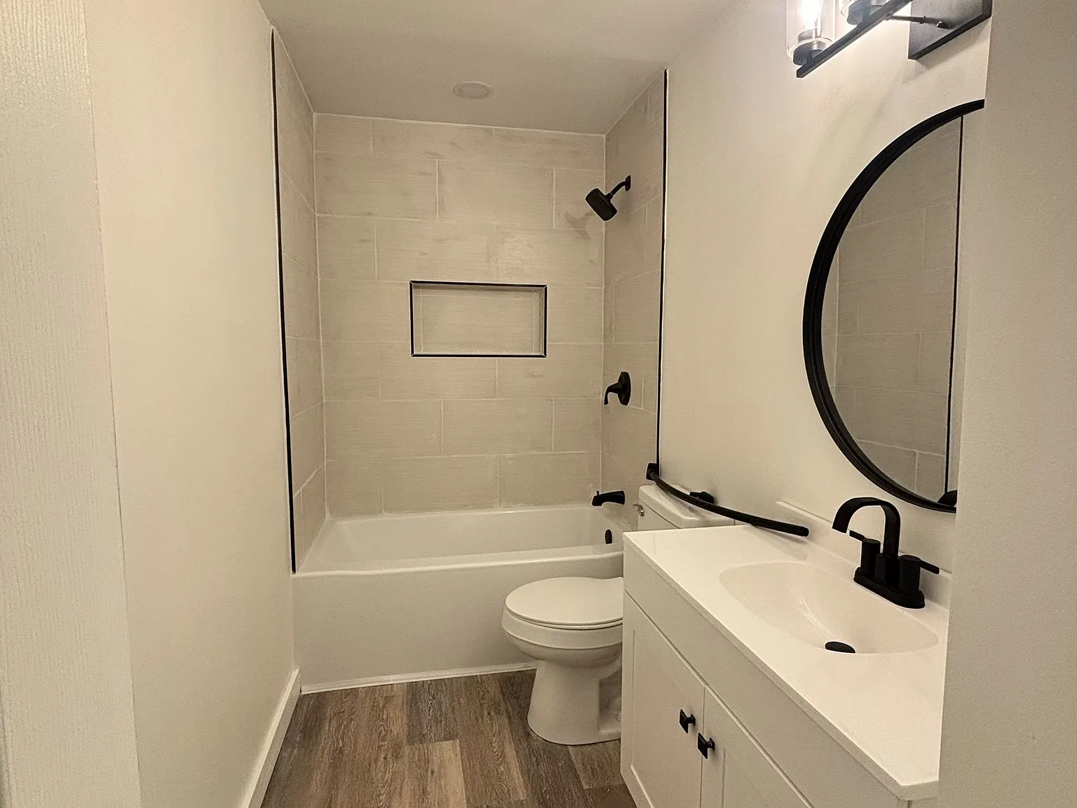 2 bed, 900 sqft, $1,350 — Photo 2