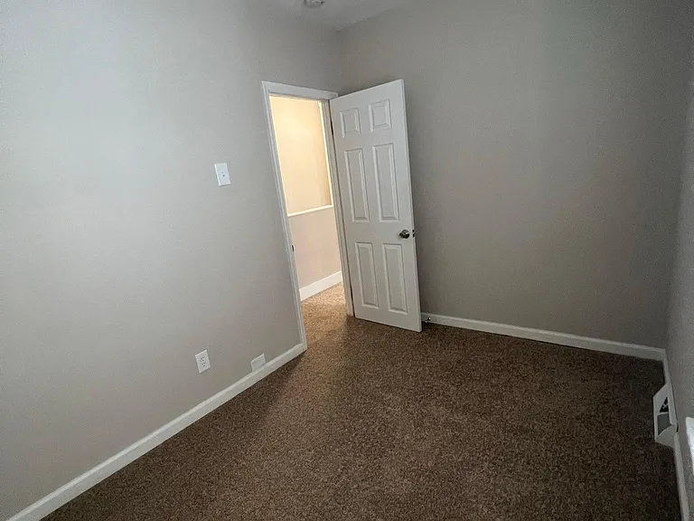 728 Saville Ave — Photo 8