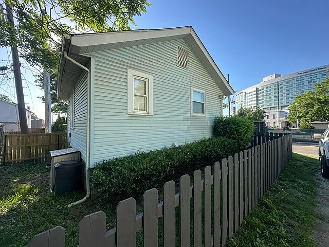 655 Jackson St — Photo 24