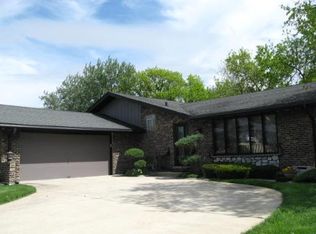 8331 W 99th Pl, Palos Hills, IL