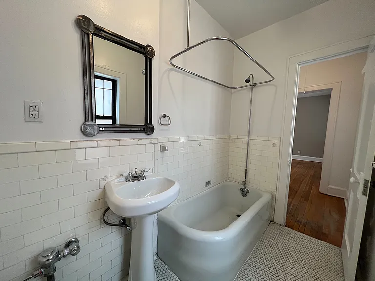 Stevens Square Apartments — Photo 110
